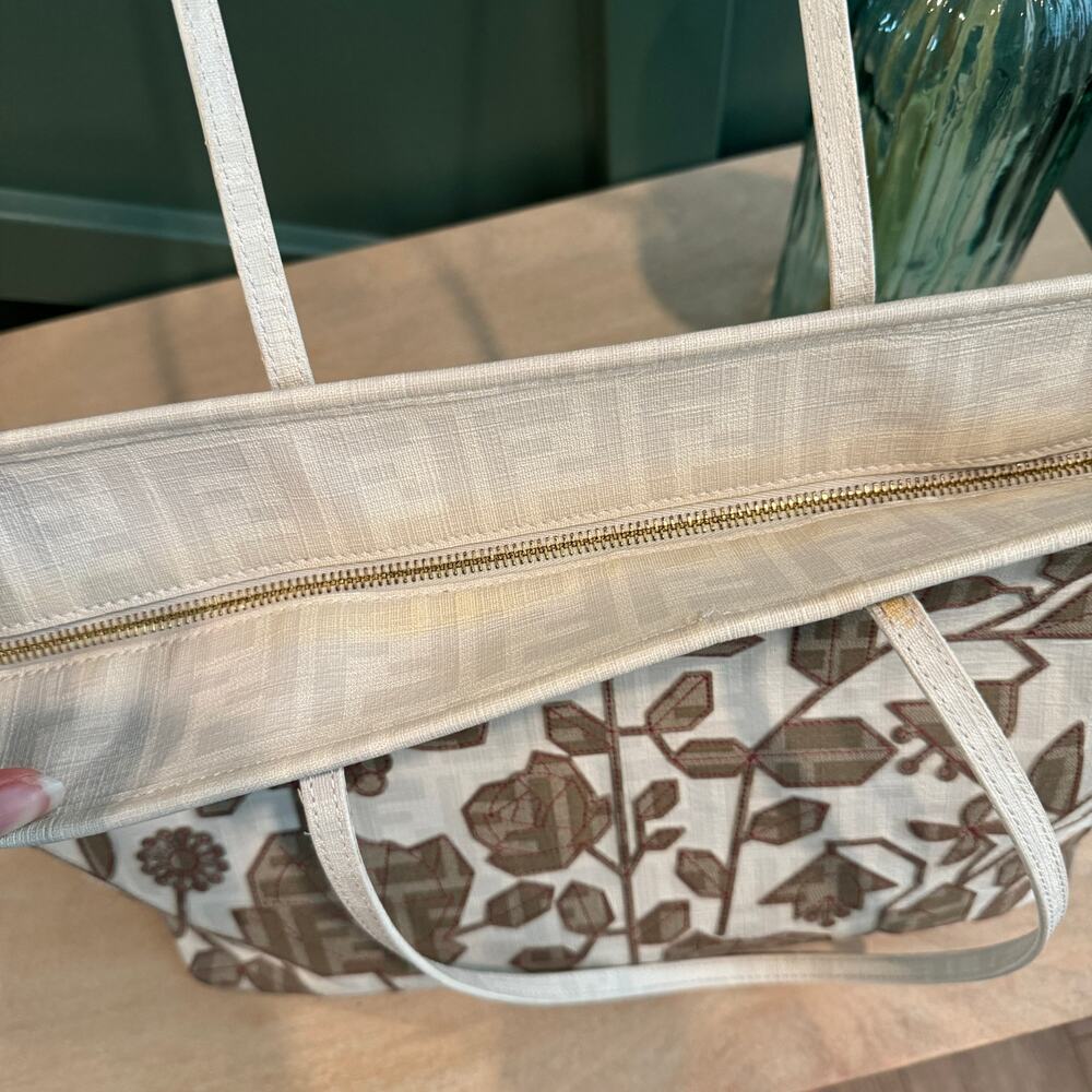 Fendi Spalmati FF Emboroidered Floral Medium Bag White - Picture 11 of 13